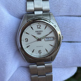 Vintage Seiko 5 Automatic White Dial — 21 Jewels (7S26)