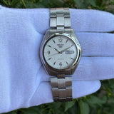 Vintage Seiko 5 Automatic White Dial — 21 Jewels (7S26)